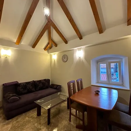 Apartment Old Town With Free Parking Trogir