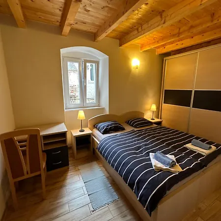 Old Town With Free Parking Daire Trogir